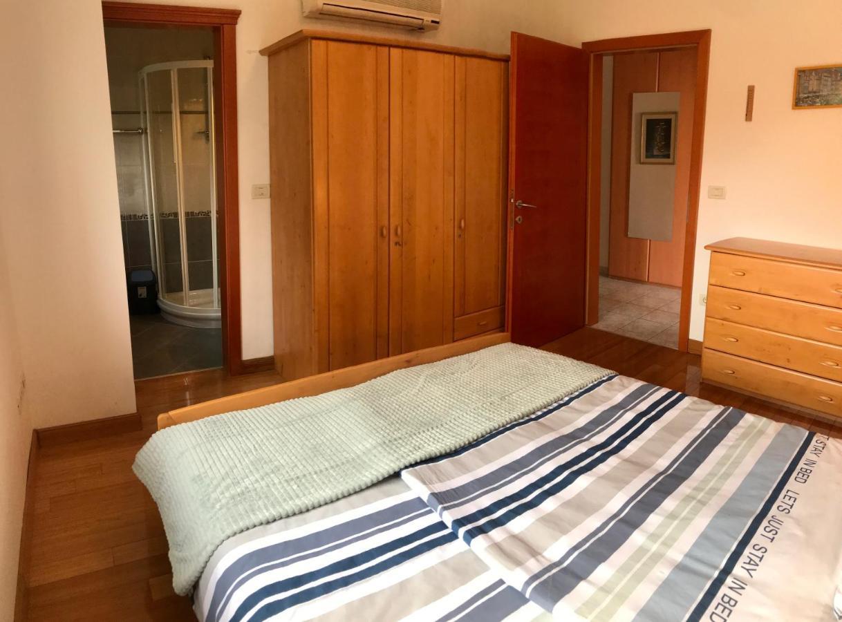 Lovrečica Todor Seaside Apartments מראה חיצוני תמונה