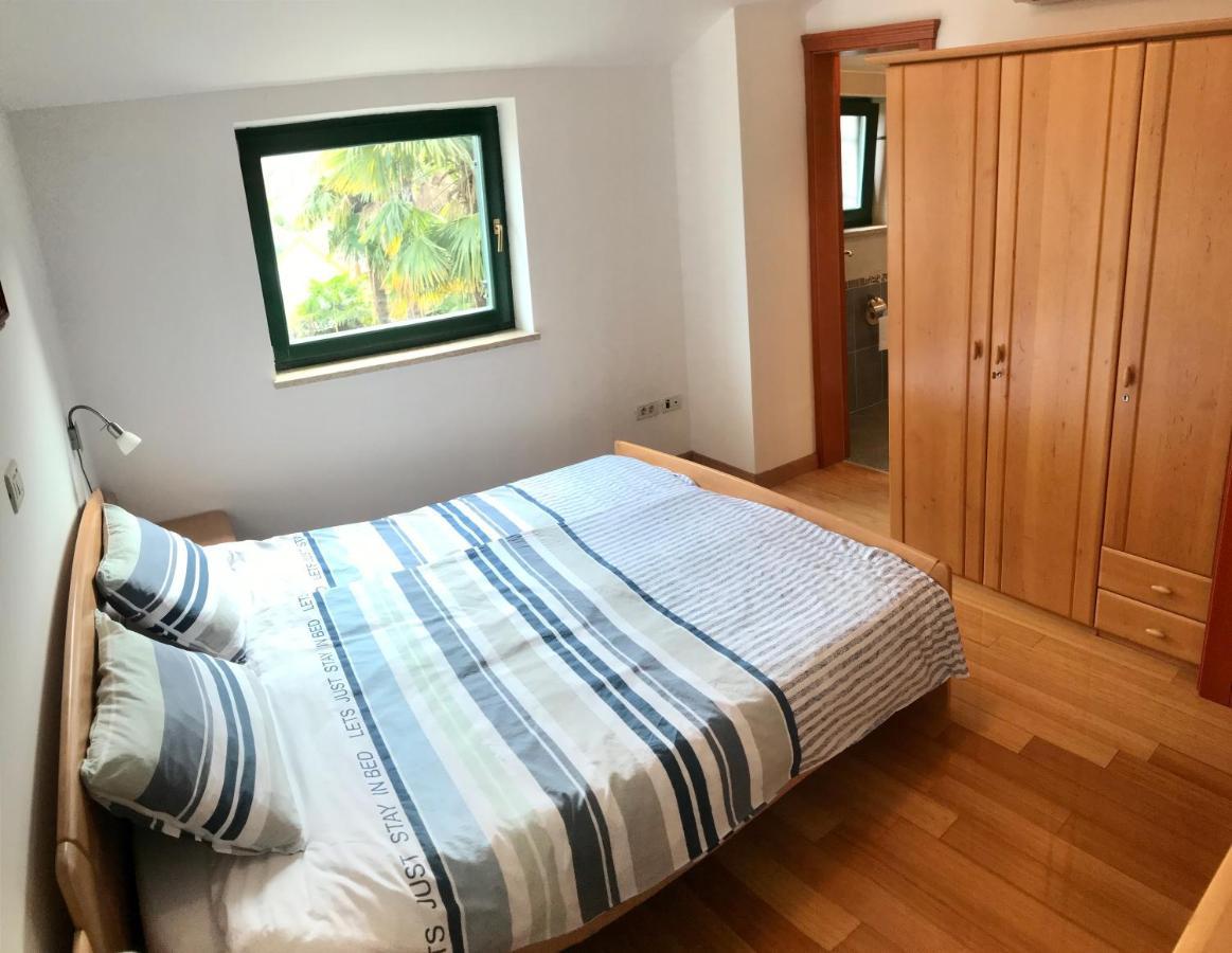 Lovrečica Todor Seaside Apartments מראה חיצוני תמונה