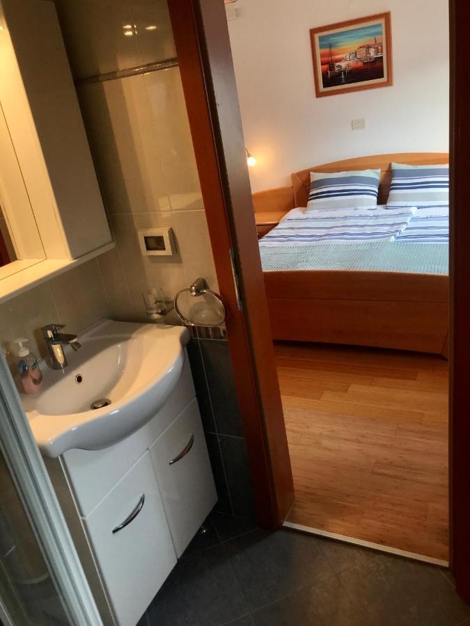 Lovrečica Todor Seaside Apartments מראה חיצוני תמונה
