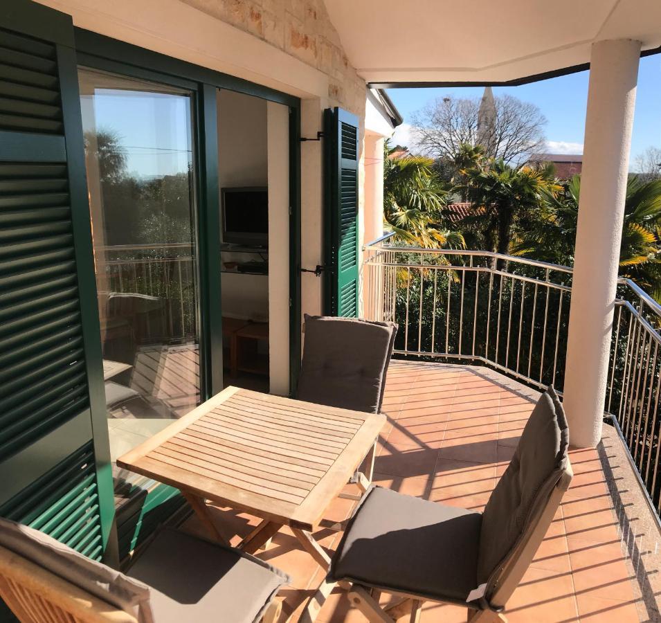 Lovrečica Todor Seaside Apartments מראה חיצוני תמונה