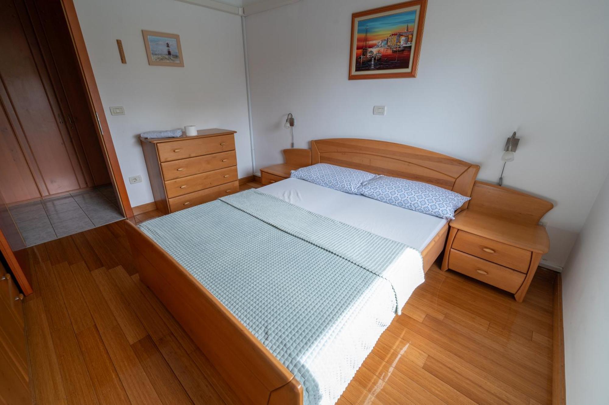 Lovrečica Todor Seaside Apartments מראה חיצוני תמונה