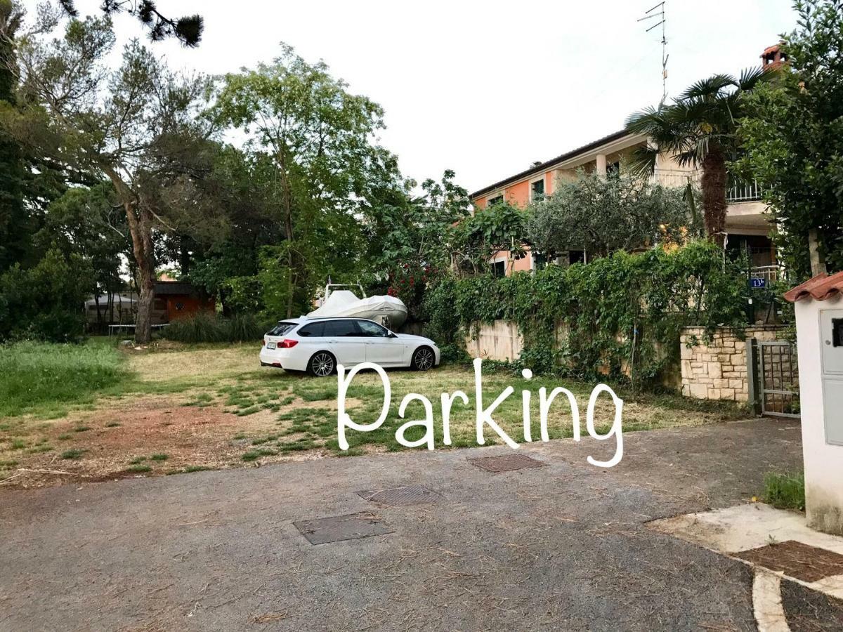 Lovrečica Todor Seaside Apartments מראה חיצוני תמונה