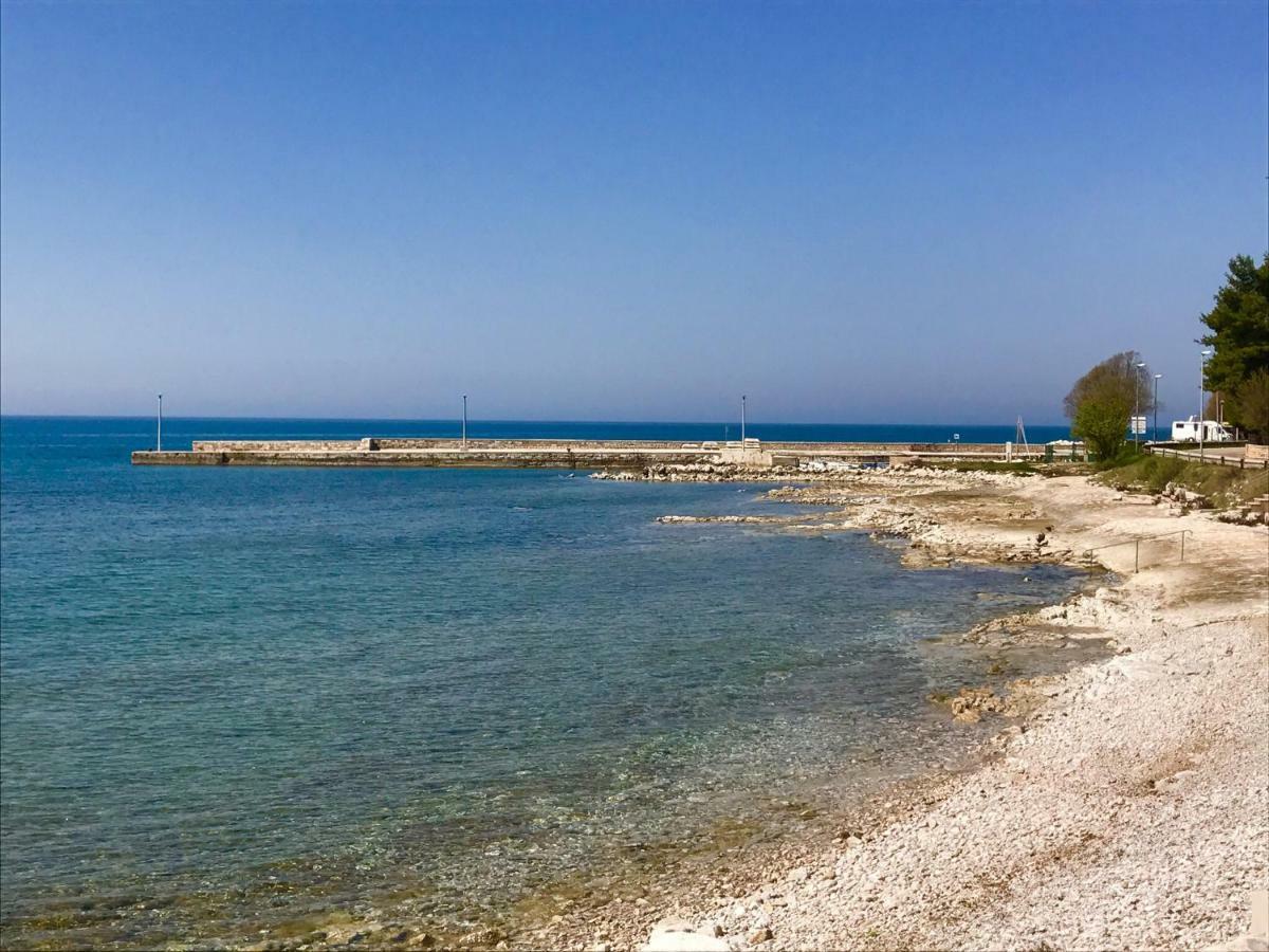 Lovrečica Todor Seaside Apartments מראה חיצוני תמונה