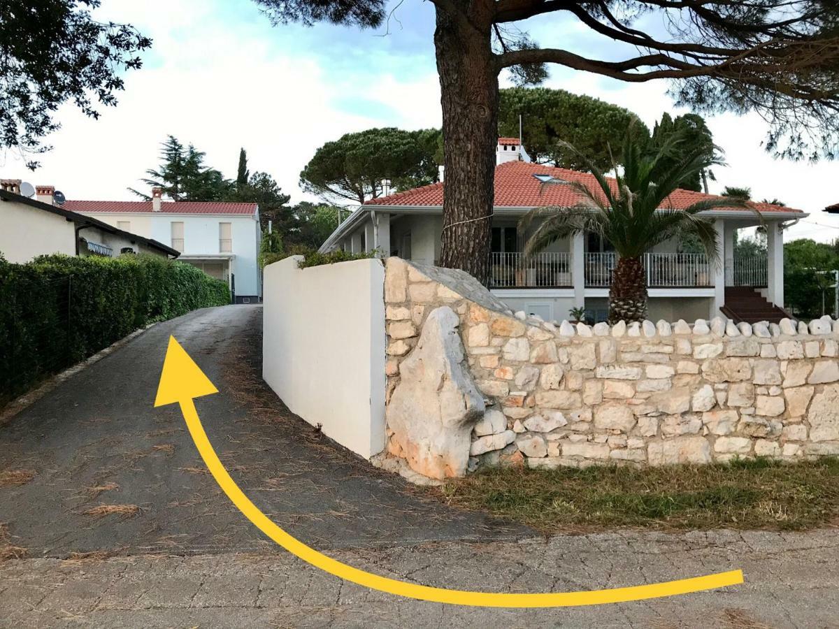 Lovrečica Todor Seaside Apartments מראה חיצוני תמונה