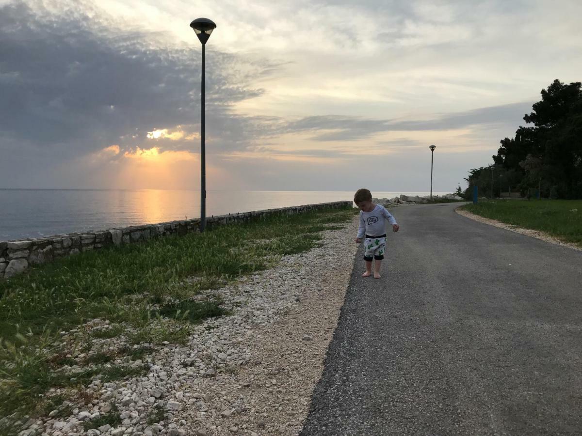 Lovrečica Todor Seaside Apartments מראה חיצוני תמונה