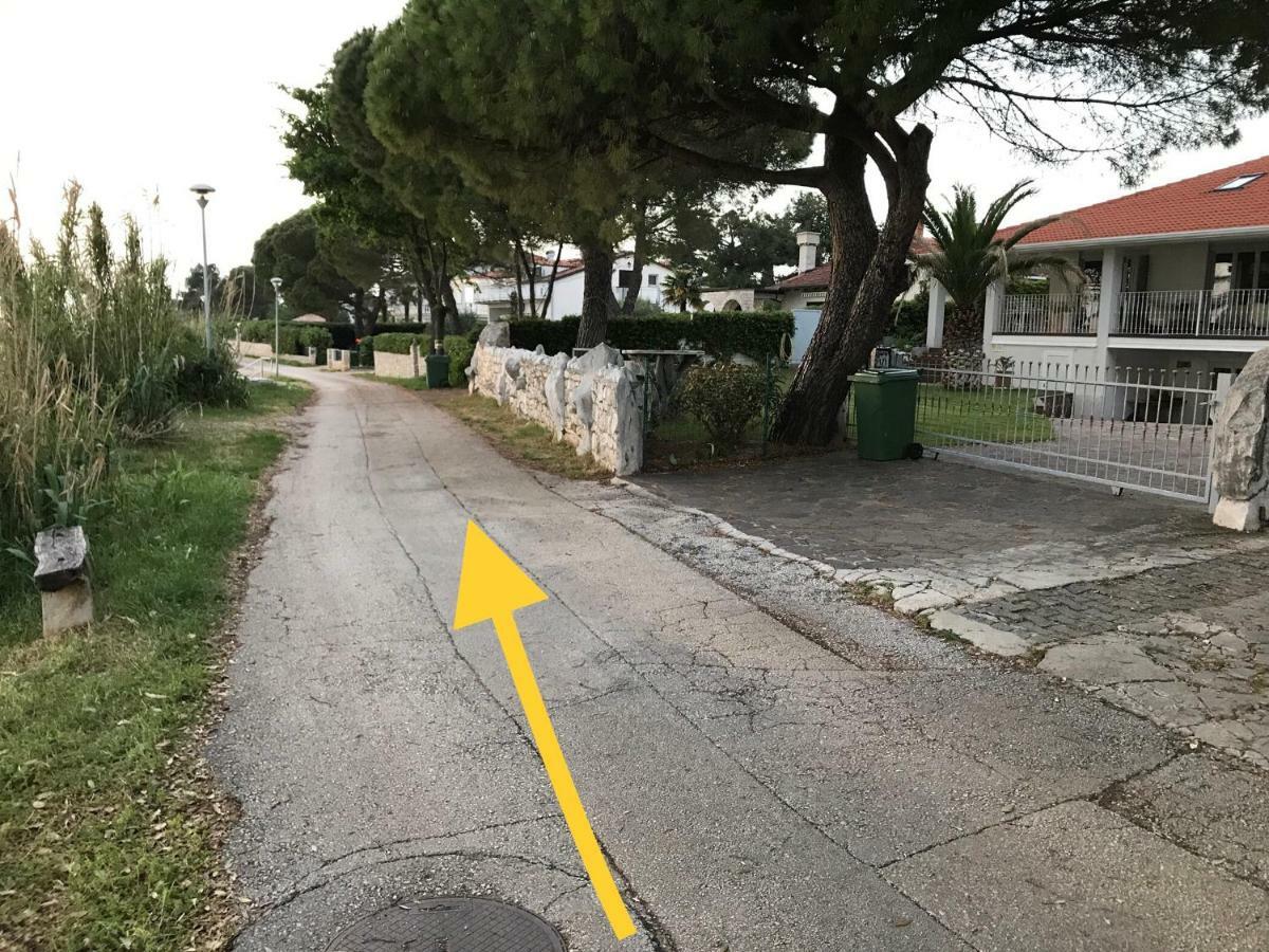 Lovrečica Todor Seaside Apartments מראה חיצוני תמונה
